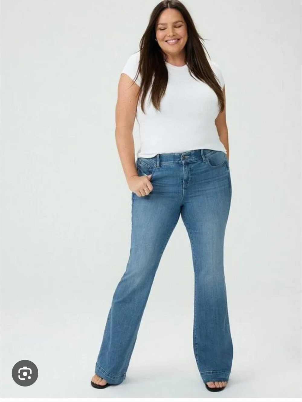 TORRID BOMBSHELL FLARE PREMIUM STRETCH SZ 18 TALL. DENIM JEAN